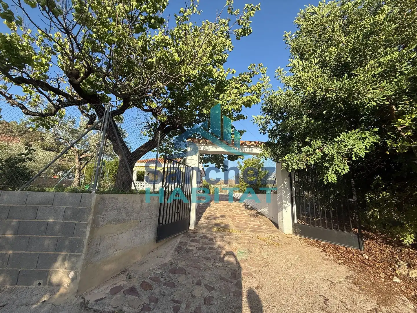 Exterior view of Houses for sale in Chelva  with Private garden, Terrace and Storage room