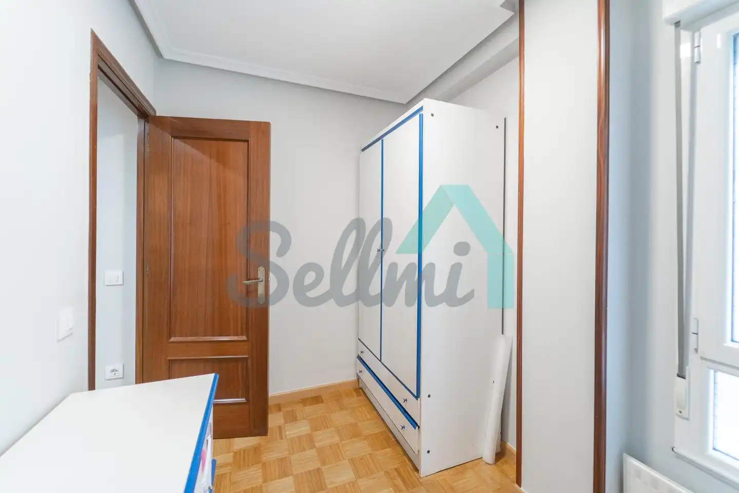 Habitación de Piso en venta en Oviedo  con Calefacción, Parquet y Trastero