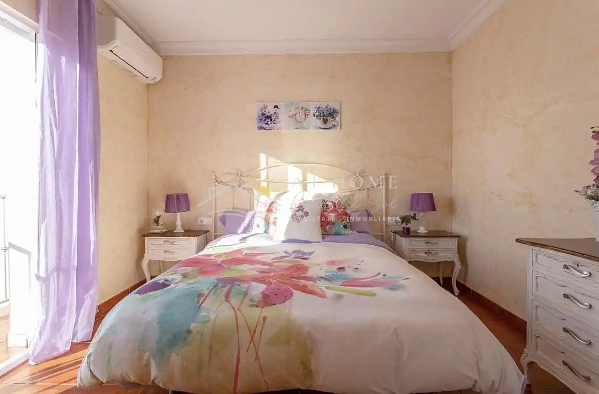 Habitación de Casa o chalet en venta en Nerja con Terraza, Piscina y Horno