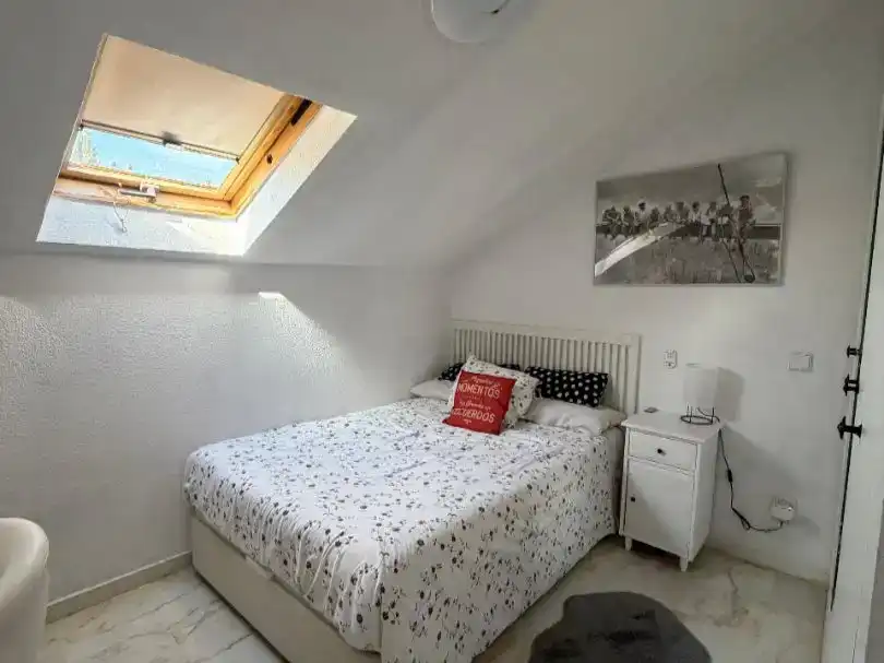 Habitación de Piso en venta en Cobeña con Aire acondicionado y Amueblado