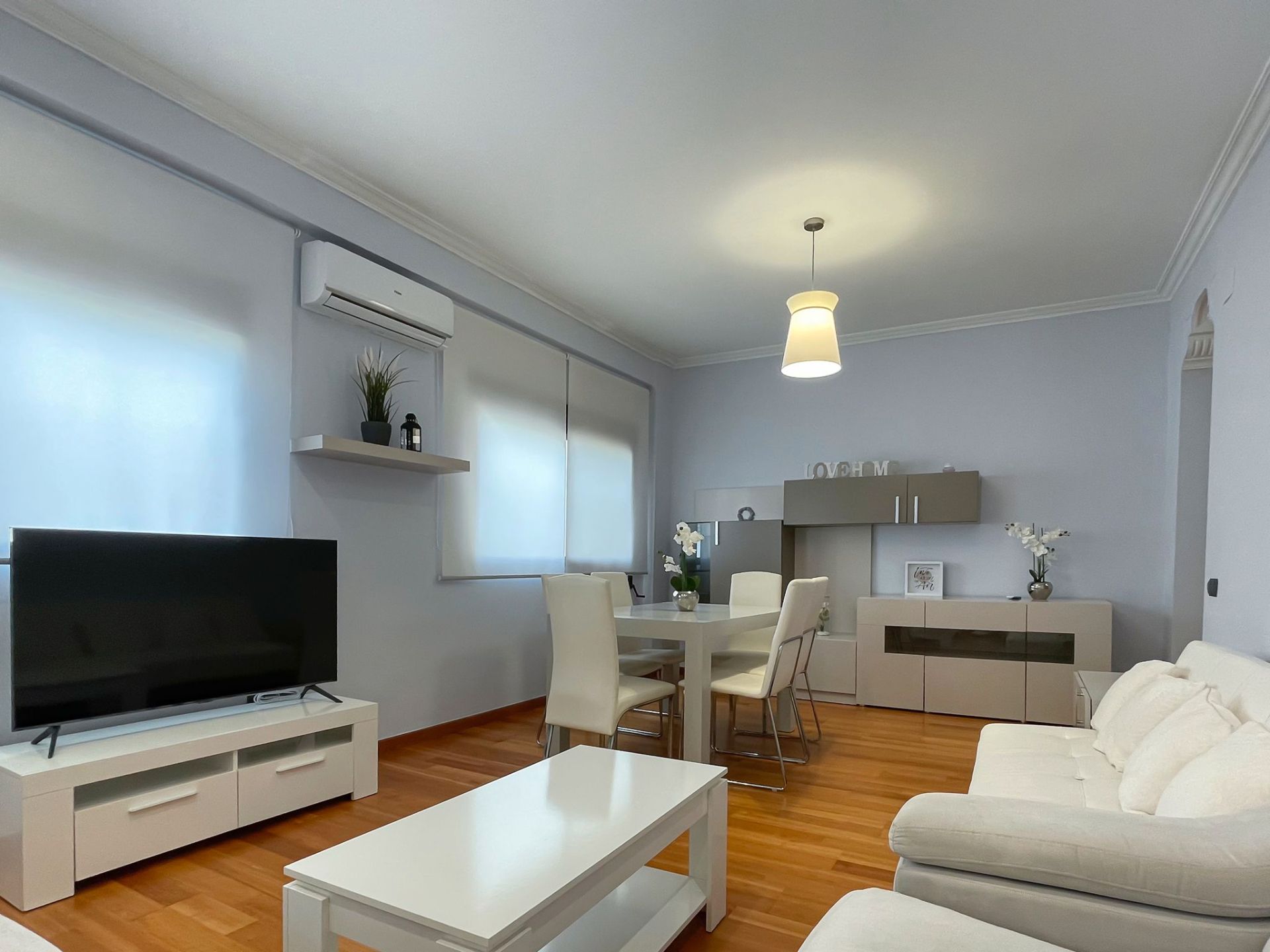 Sala de estar de Piso de alquiler en  Valencia Capital con Aire acondicionado, Calefacción y Amueblado