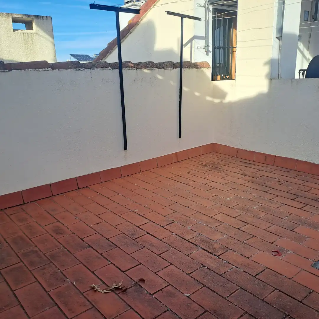 Terrassa de Casa adosada en venda en Dos Hermanas amb Aire condicionat, Traster i Piscina comunitària