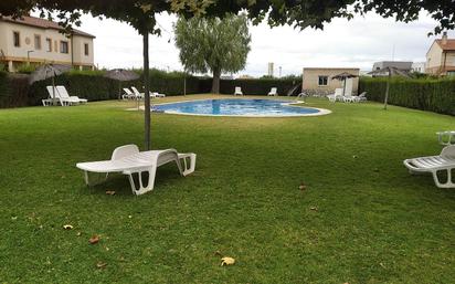 Swimming pool of Single-family semi-detached for sale in Morales del Vino  with Heating, Private garden and Terrace