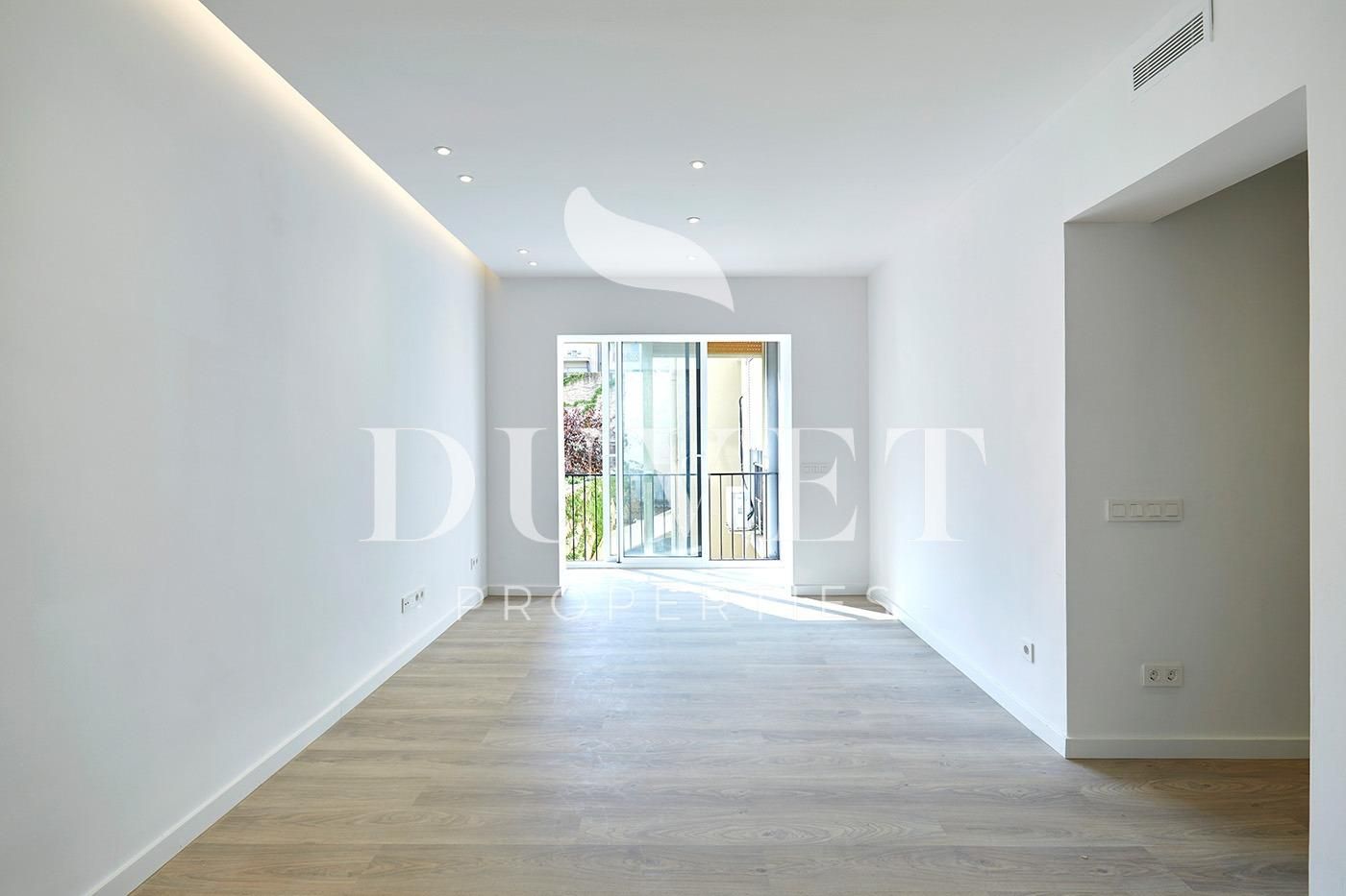 Sala d'estar de Pis en venda en  Barcelona Capital amb Aire condicionat, Calefacció i Parquet