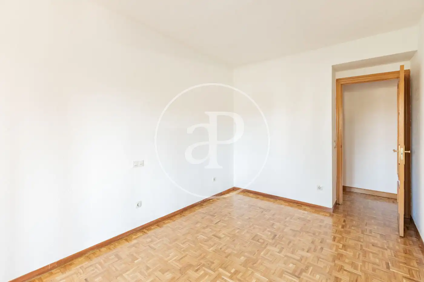 Bedroom of Flat for rent in Madrid  with Air Conditioner, Heating and Private garden