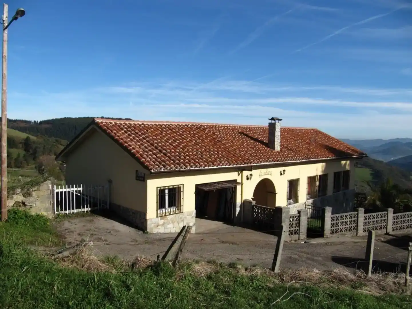 Vista exterior de Finca rústica en venda en Salas