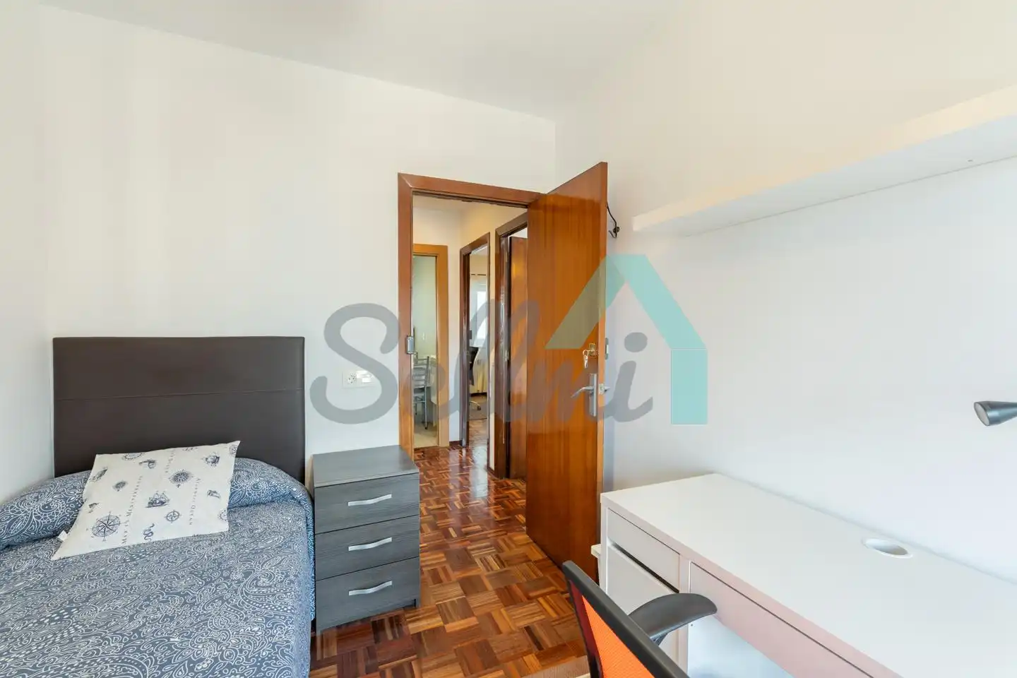 Room in Paz, El Cristo