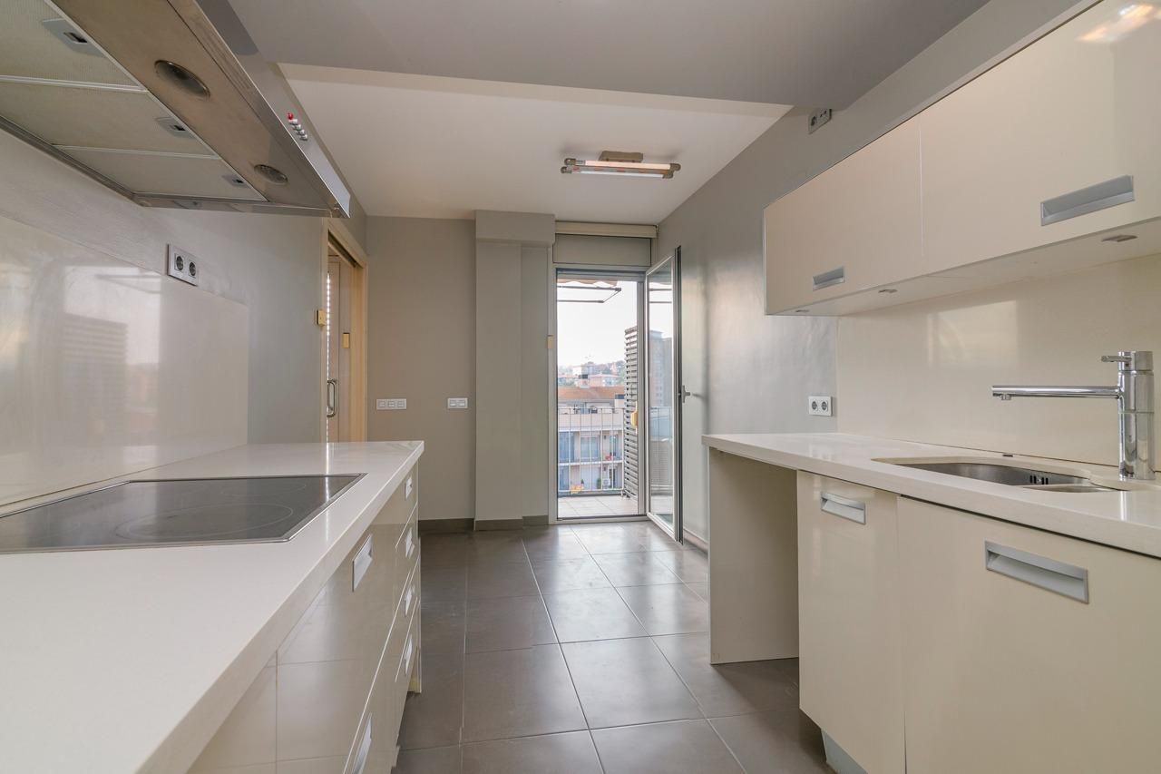 Cuina de Dúplex en venda en Manresa amb Aire condicionat, Calefacció i Parquet