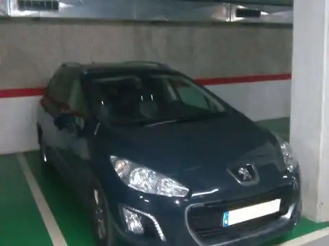 Aparcament de Garatge en venda en Esplugues de Llobregat amb Alarma