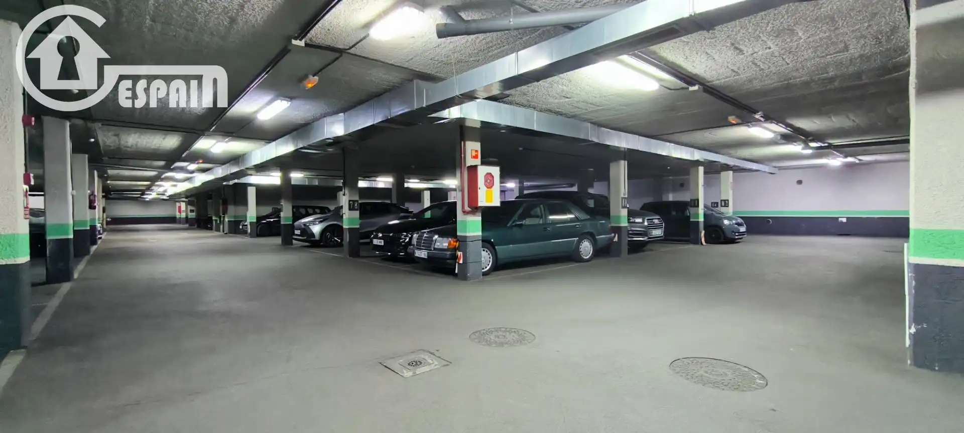 Parking of Flat for sale in Madrid  with Air Conditioner, Heating and Private garden