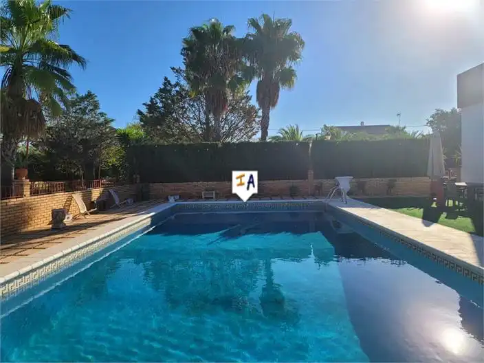 Casa amb piscina en venda a Puente Genil, imagen 2