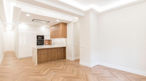 Foto 2 de Apartamento en venta en Calle de Fernán González, Goya, Madrid Capital