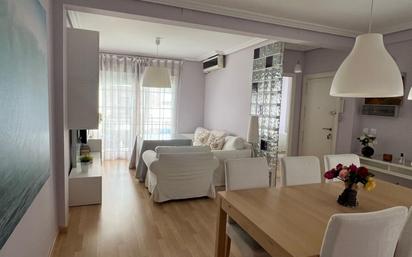 Sala d'estar de Pis en venda en  Córdoba Capital amb Aire condicionat i Terrassa