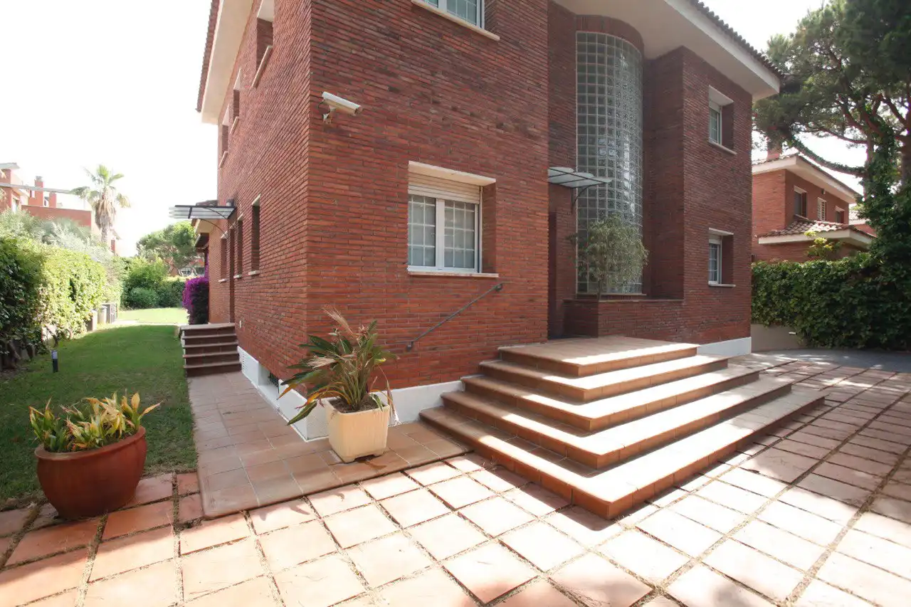 Vista exterior de Casa o chalet en venta en Gavà con Aire acondicionado, Calefacción y Jardín privado