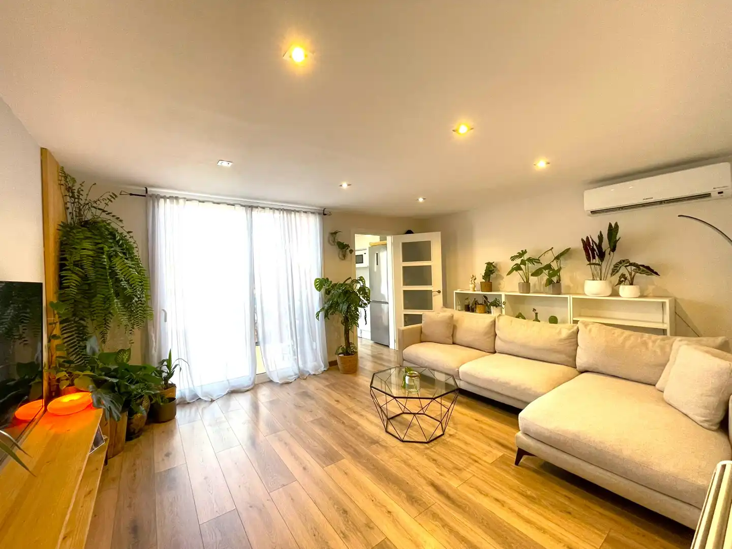 Living room of Flat for sale in Mataró  with Air Conditioner, Parquet flooring and Terrace