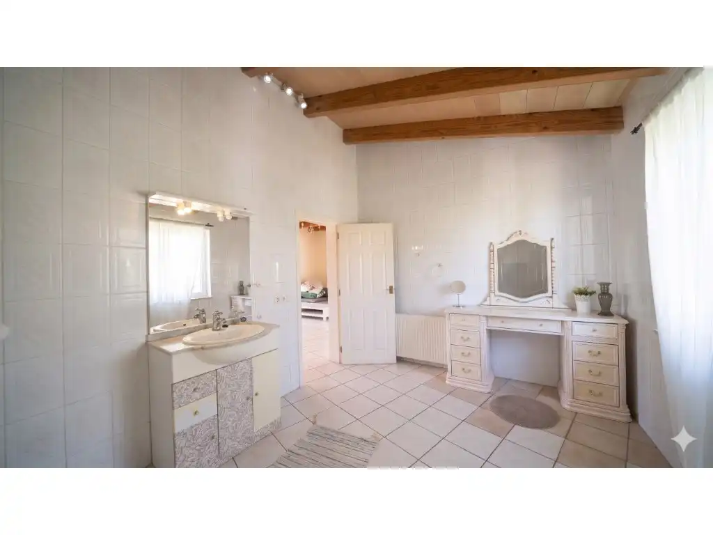 Badezimmer von Haus oder Chalet zum Verkauf in Llucmajor mit Klimaanlage, Privatgarten und Terrasse