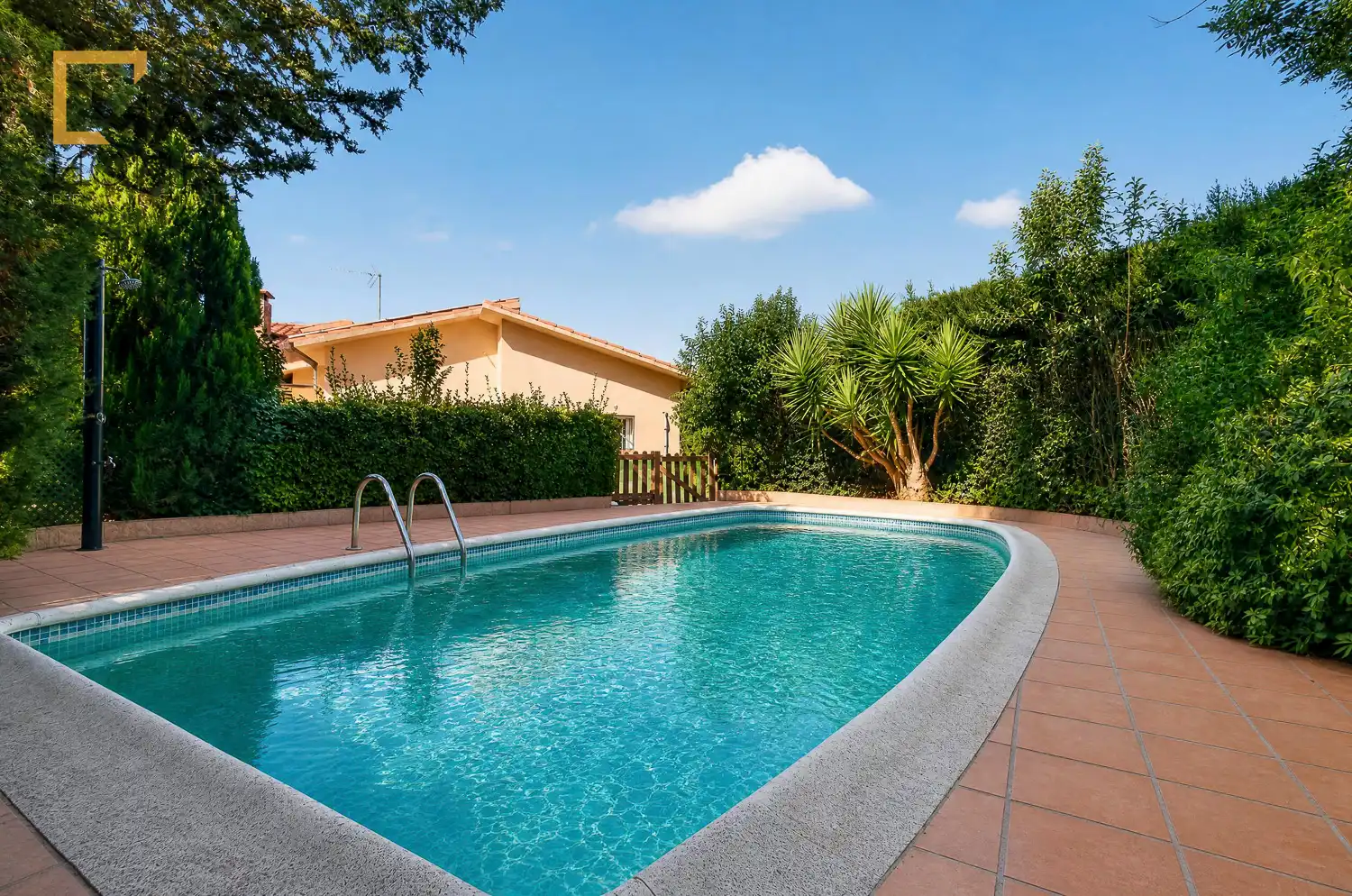 Piscina de Casa o xalet en venda en Castellar del Vallès amb Calefacció, Jardí privat i Traster