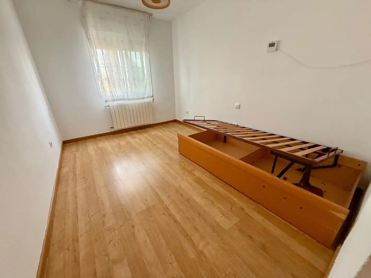 Schlafzimmer von Einfamilien-Reihenhaus zur Miete in Badajoz mit Klimaanlage, Heizung und Terrasse