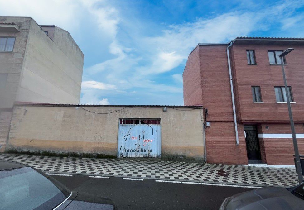 Exterior view of Industrial buildings for sale in Salamanca Capital