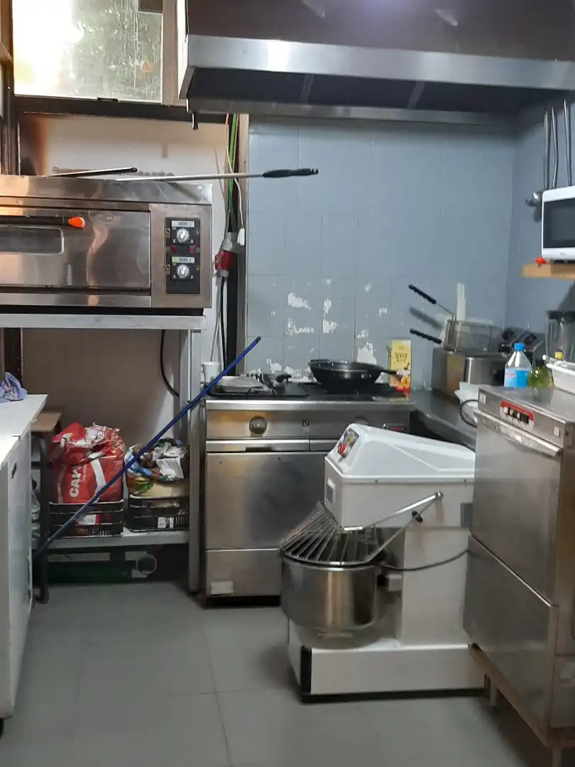 Cuina de Local en venda en Valencia amb Terrassa i Moblat