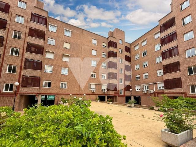 Piso en Venta en De Guadalajara en Rosas - Musas