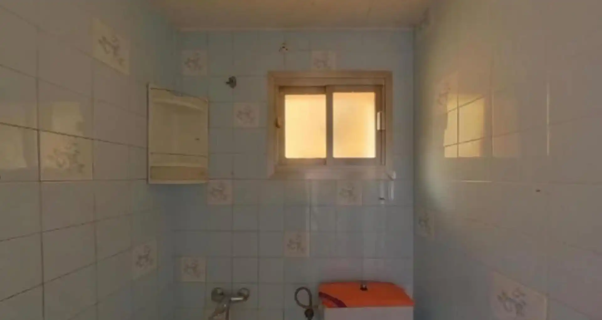 Bathroom of Flat for sale in Badalona