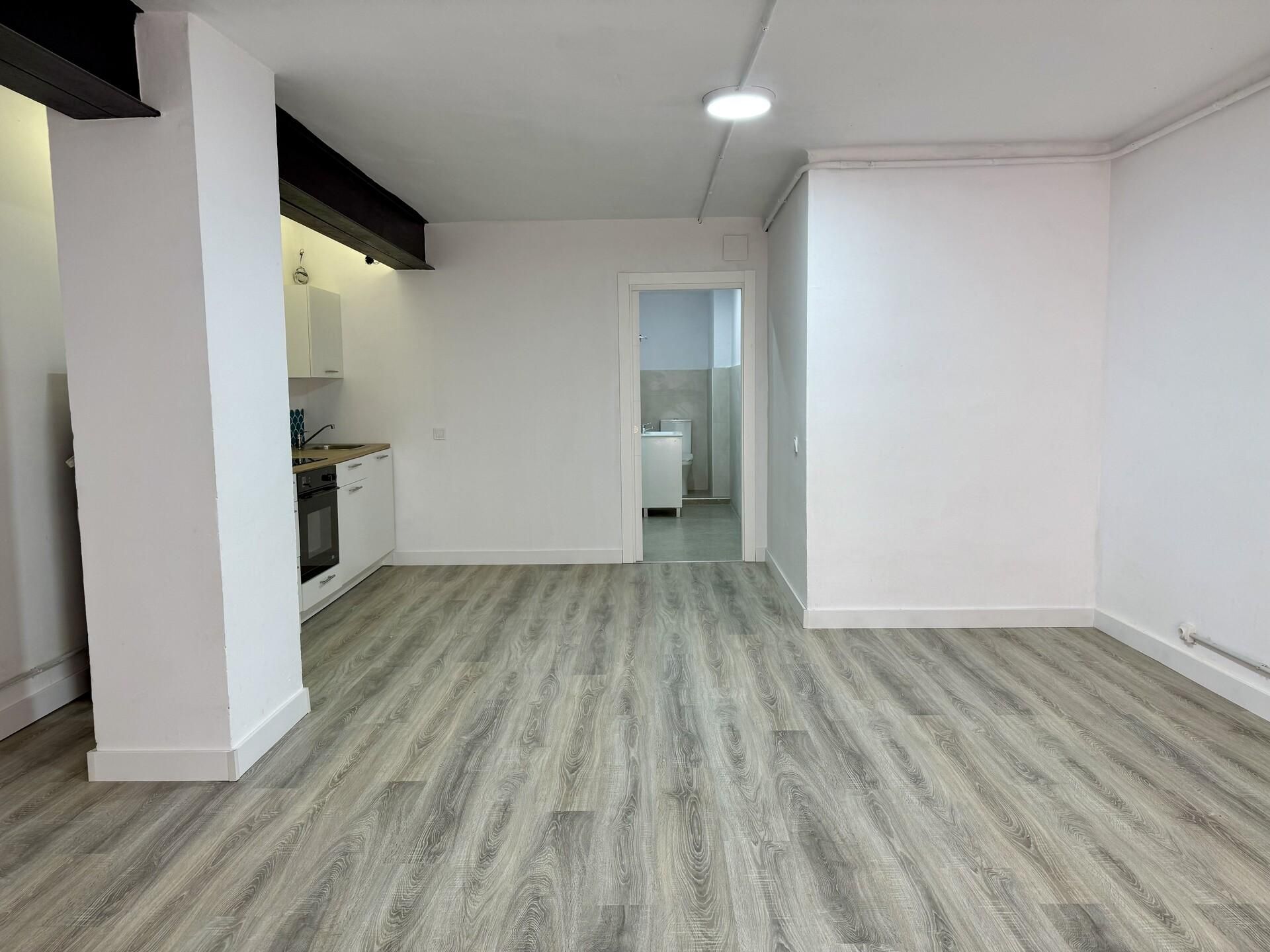 Premises for rent in Badalona