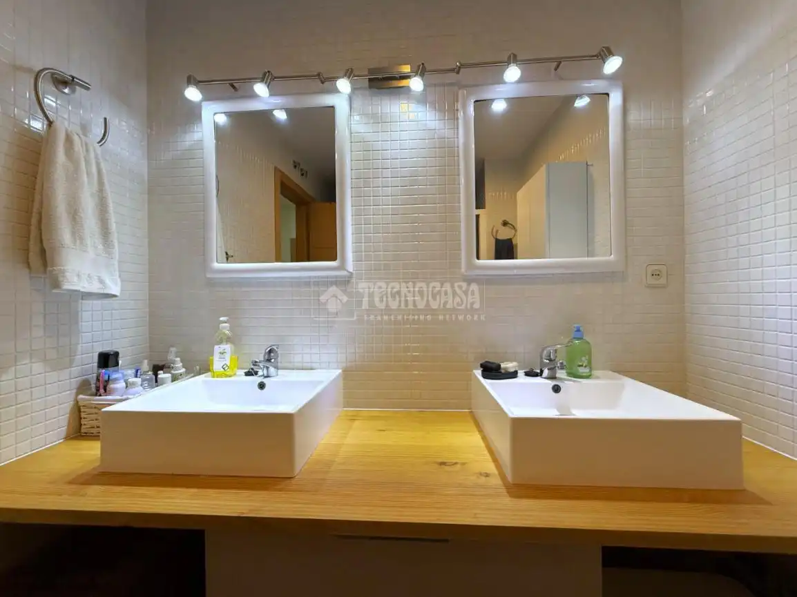 Baño de Piso en venta en Alcalá de Henares con Aire acondicionado y Terraza