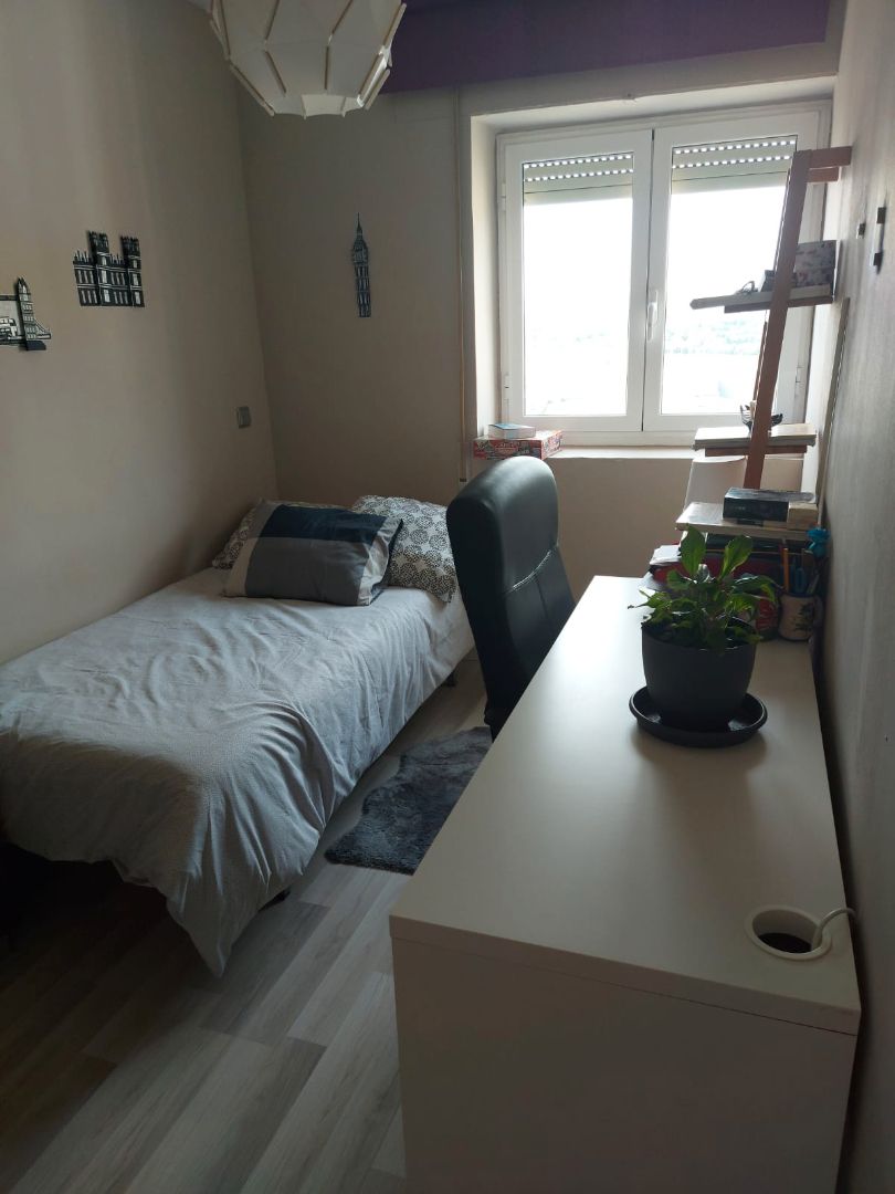 Bedroom of Flat for sale in  Zaragoza Capital  with Heating, Furnished and Balcony