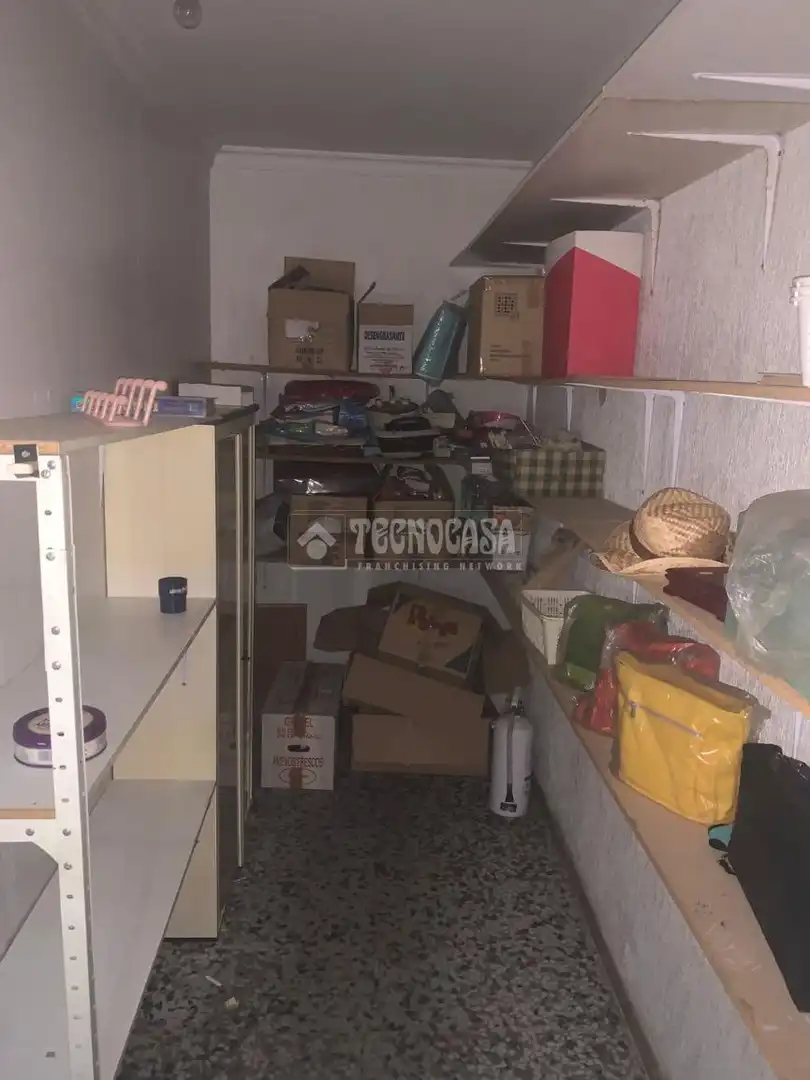 Local en venda a Nuevo Parque - Los Rosales - Tráfico Pesado