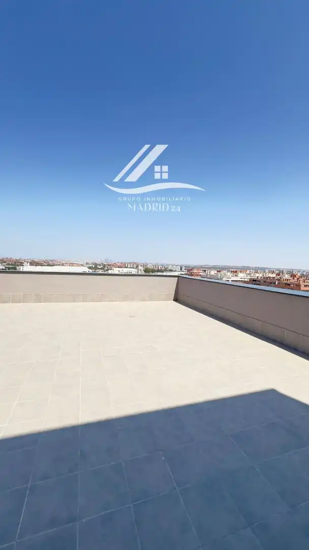 Terraza de Piso en venta en Madrid con Aire acondicionado, Piscina y Piscina comunitaria