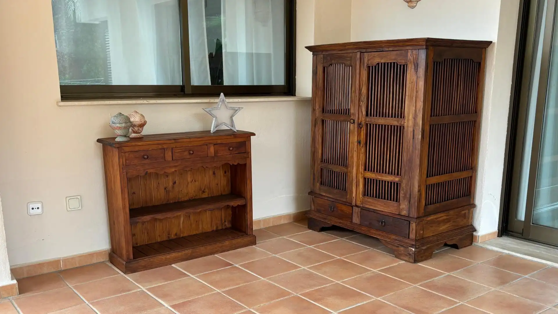 Sala d'estar de Apartament de lloguer en Marbella amb Calefacció, Jardí privat i Terrassa