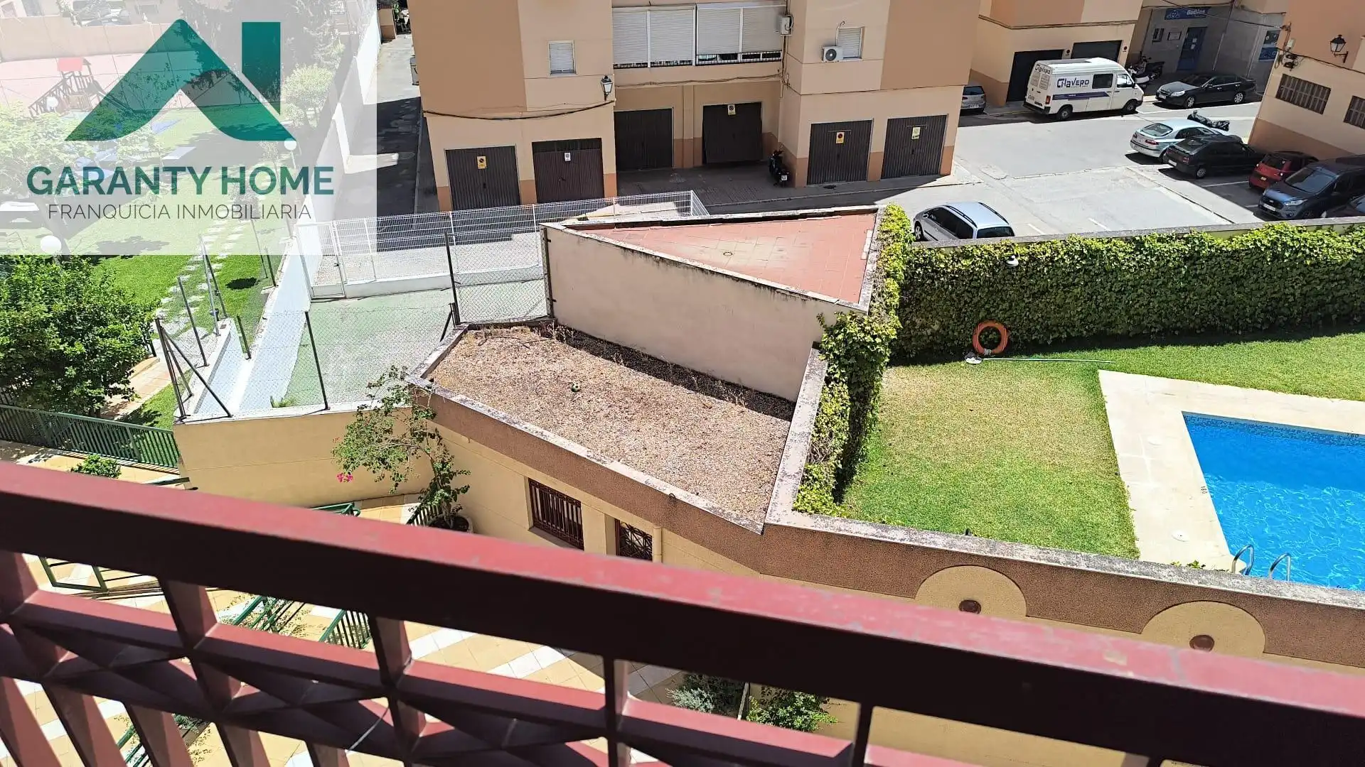 Terrassa de Pis de lloguer en Jaén amb Aire condicionat, Jardí privat i Moblat