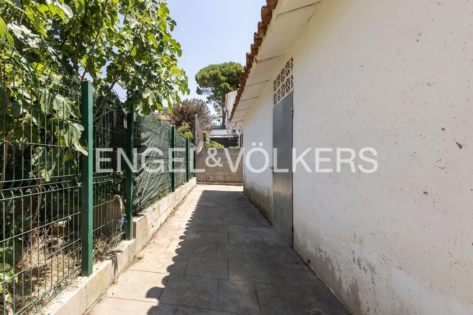 Vista exterior de Casa o chalet en venta en Llinars del Vallès con Calefacción y Jardín privado