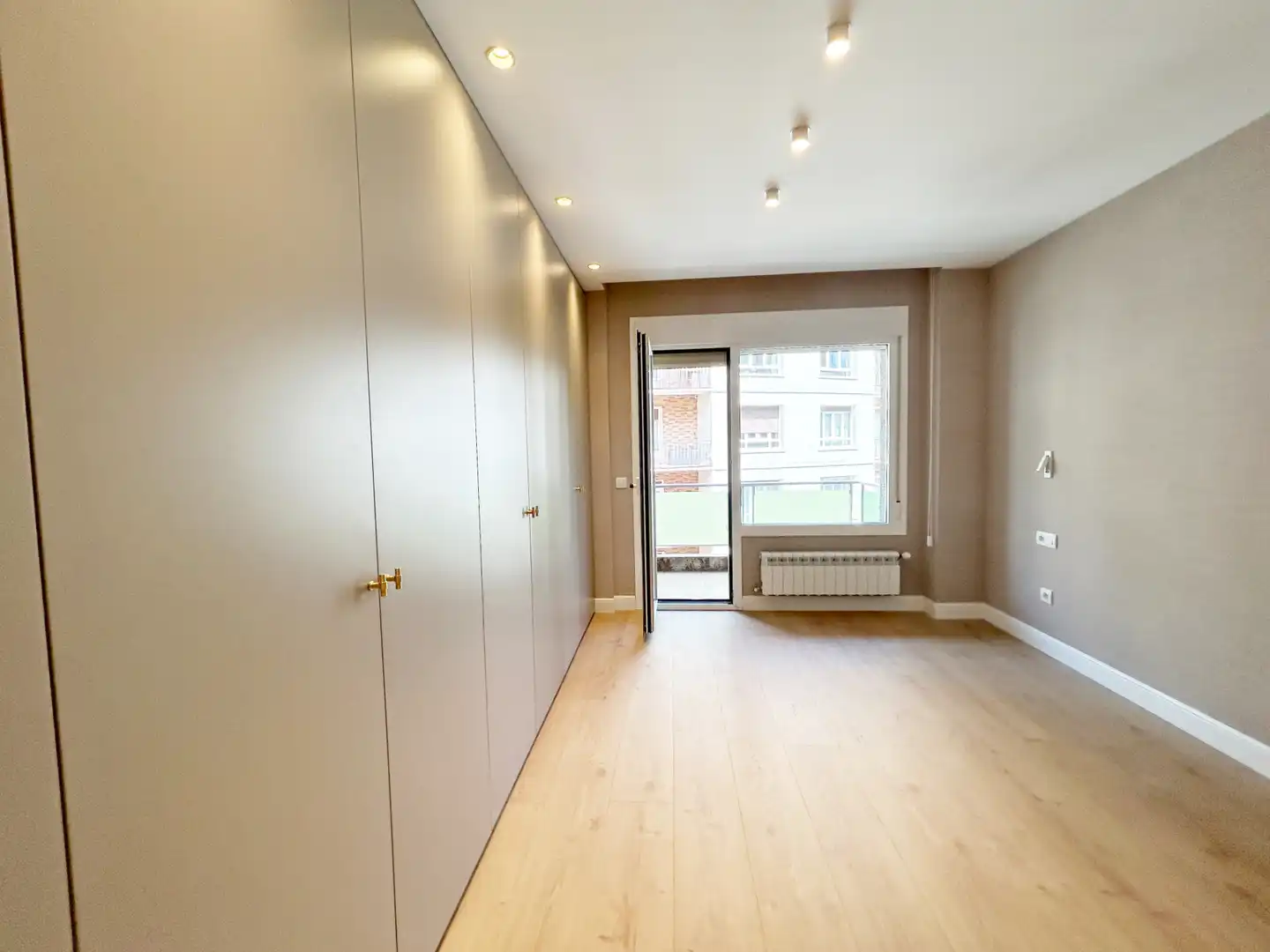 Habitación de Piso en venta en Vitoria - Gasteiz con Calefacción, Trastero y Horno