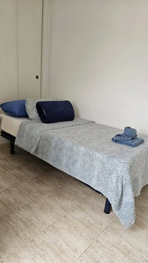 Habitación de Ático en venta en Torrevieja con Aire acondicionado, Jardín privado y Piscina