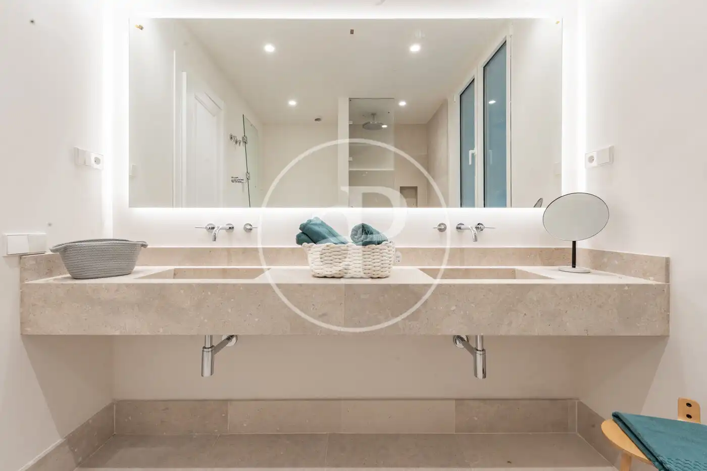 Badezimmer von Wohnung zum Verkauf in Madrid mit Klimaanlage, Heizung und Balkon
