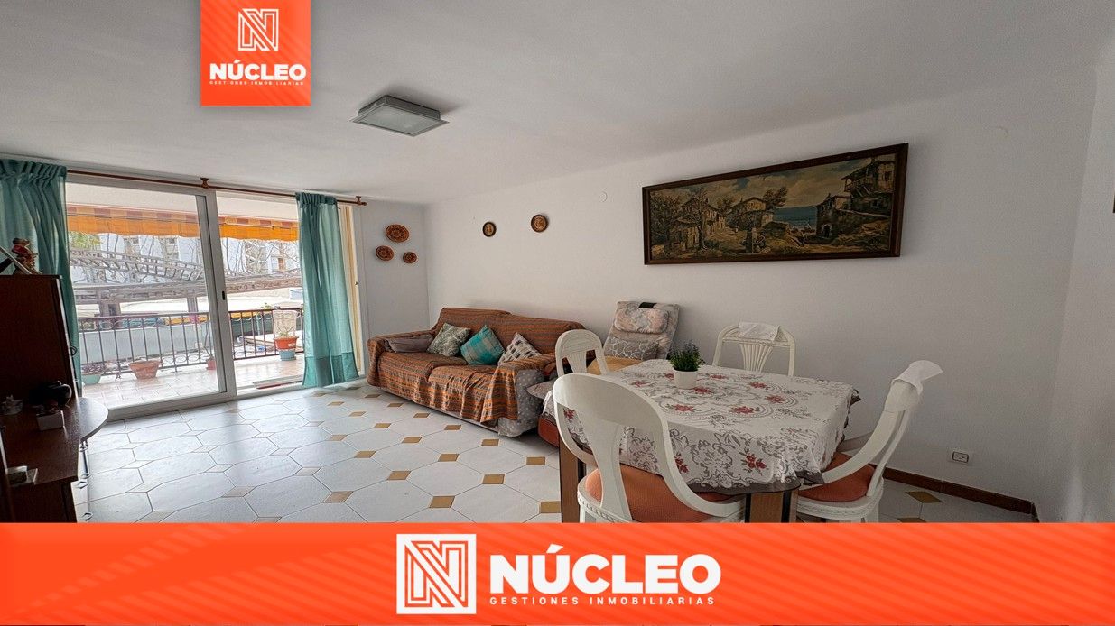 Sala de estar de Piso en venta en Salou con Terraza, Amueblado y Lavadora