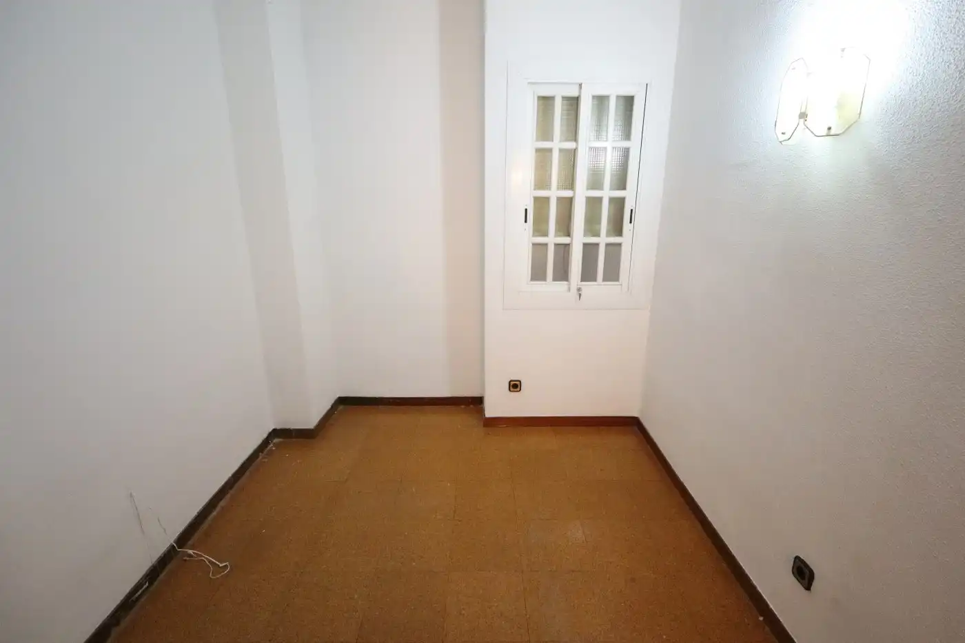 Wohnung zum Verkauf in Barcelona mit Heizung, Balkon und Haustechnik