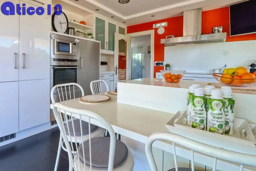 Cocina de Casa o chalet en venta en Gijón  con Calefacción, Jardín privado y Parquet