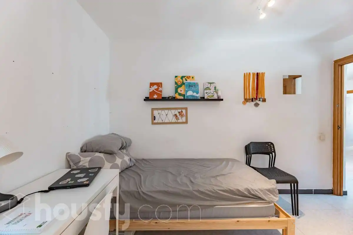 Dormitori de Apartament en venda en Gavà amb Aire condicionat, Terrassa i Moblat