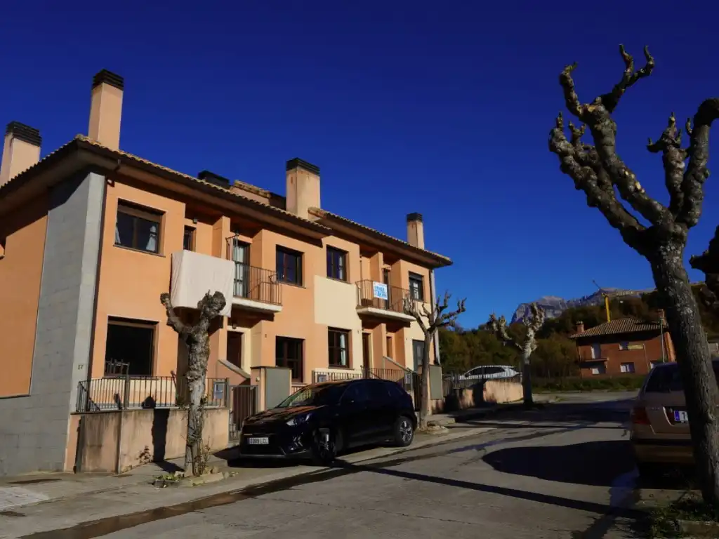 Casa adosada en venta en Calle Ribagorza, 17, Aínsa-Sobrarbe