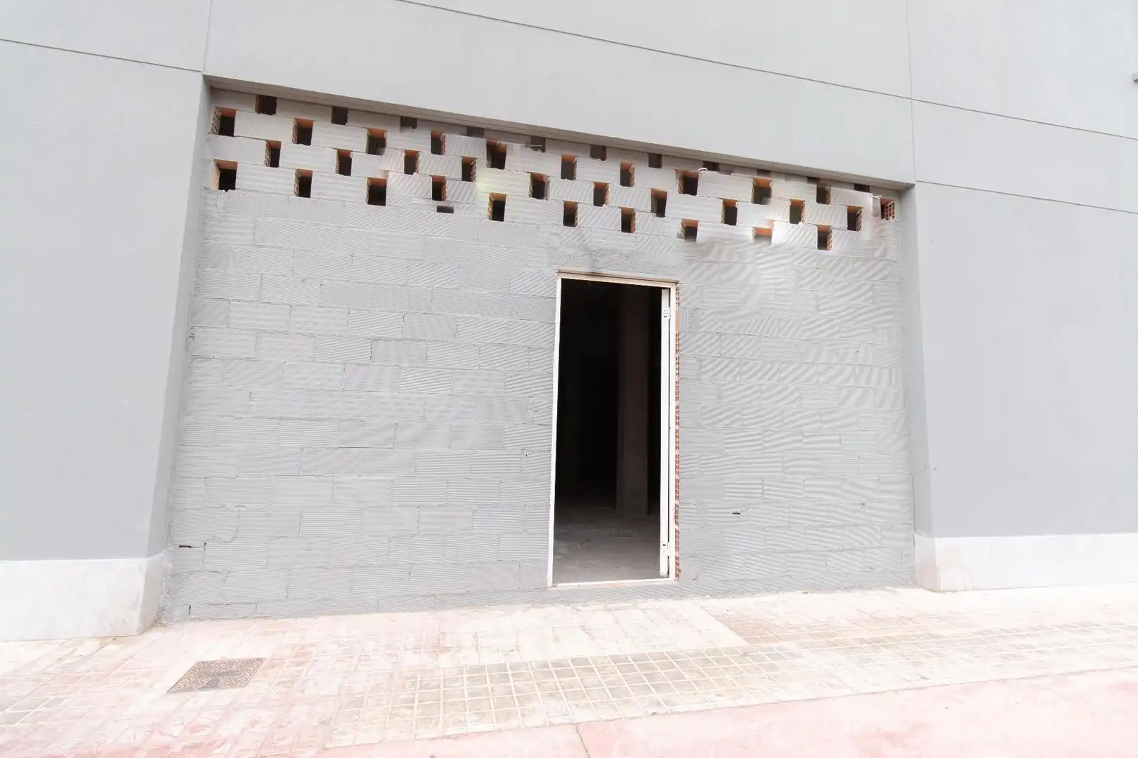 Vista exterior de Local en venta en Sagunto / Sagunt
