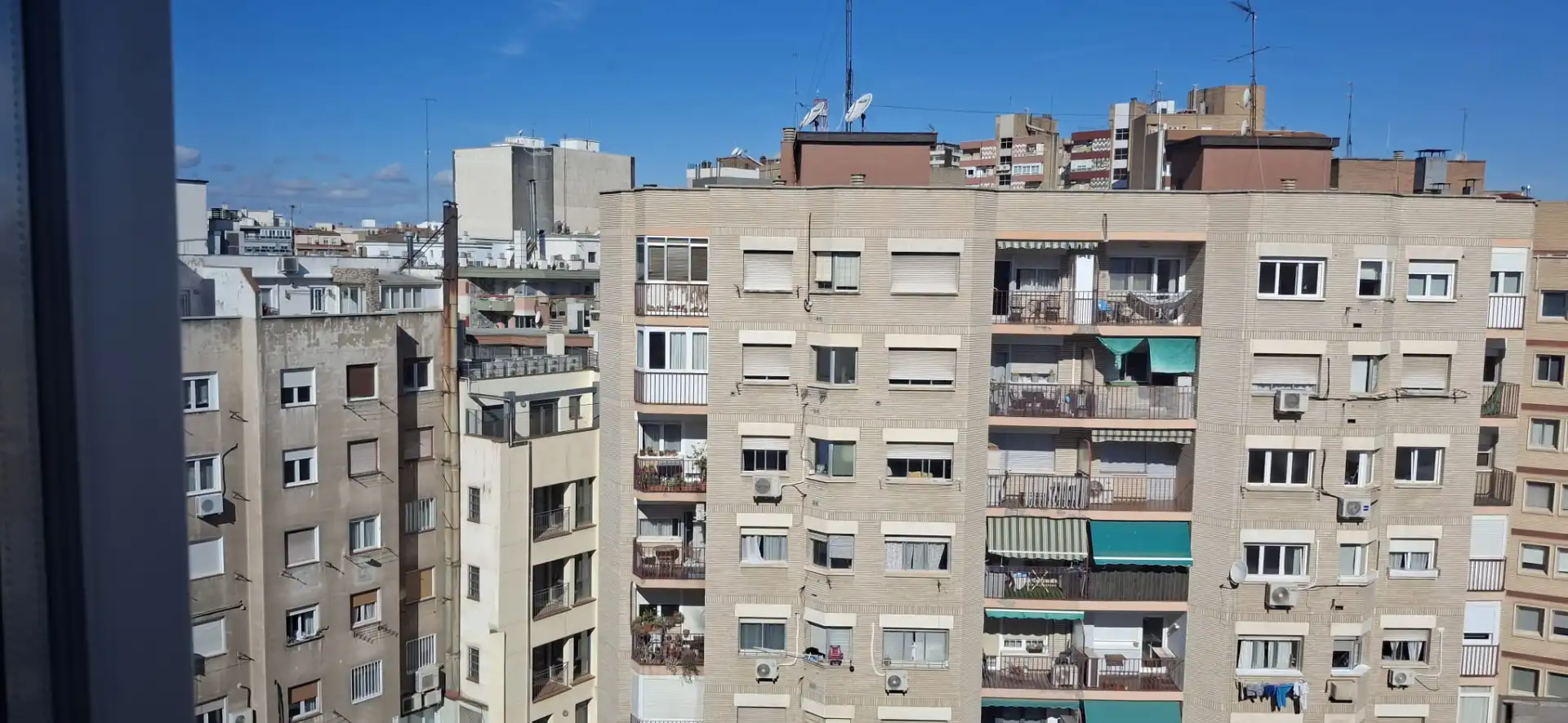Vista exterior de Oficina de alquiler en Zaragoza con Aire acondicionado y Calefacción