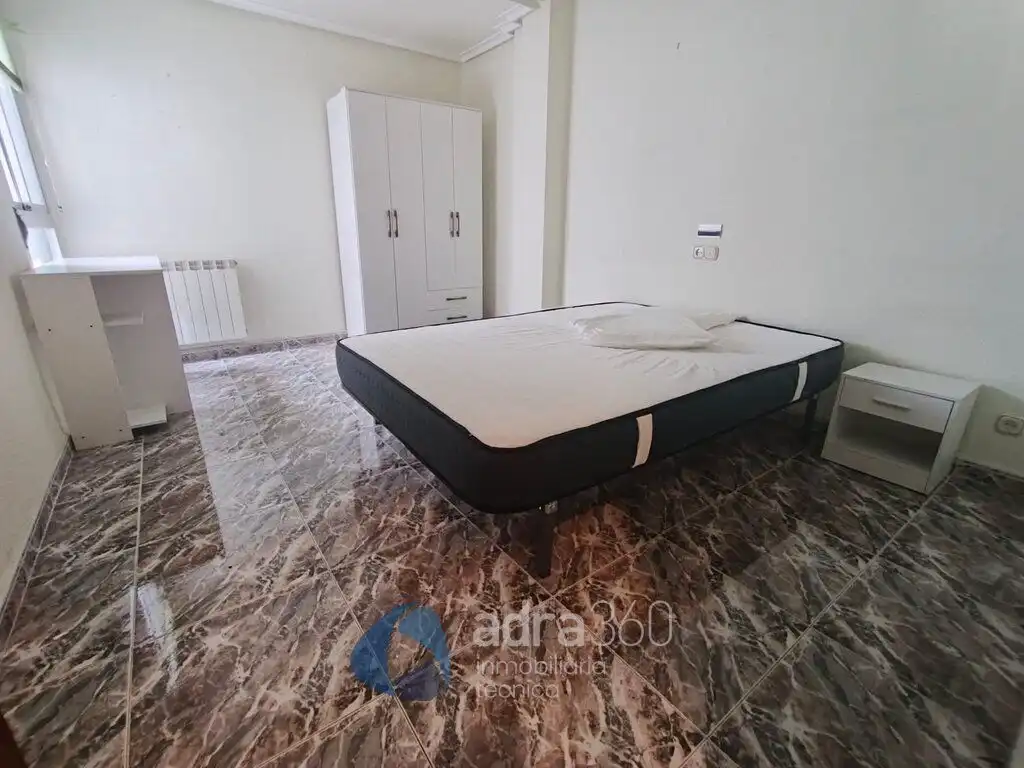 Schlafzimmer von Wohnung zur Miete in  Logroño mit Heizung, Terrasse und Möbliert