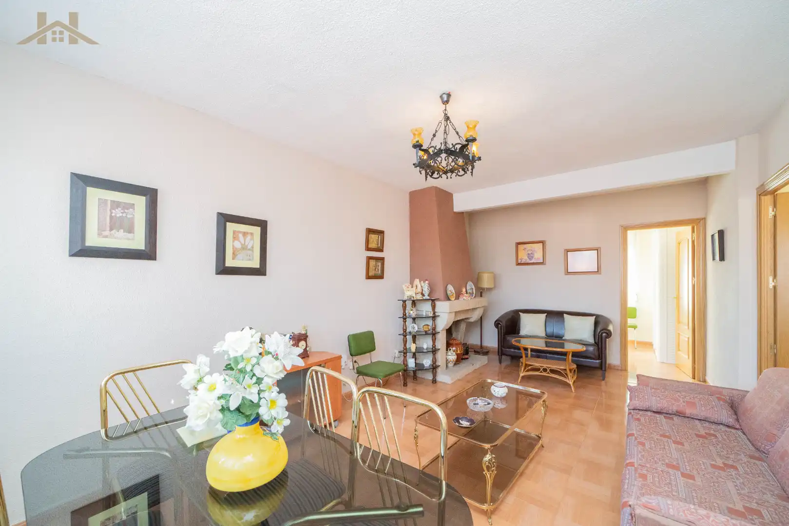Sala d'estar de Casa adosada en venda en Santa Cruz del Retamar amb Aire condicionat, Calefacció i Jardí privat