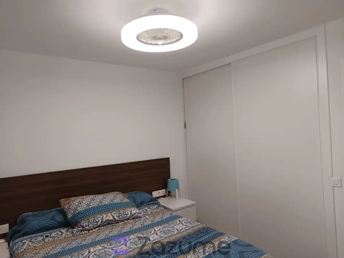 Dormitori de Pis de lloguer en Fuenlabrada amb Aire condicionat, Calefacció i Terrassa