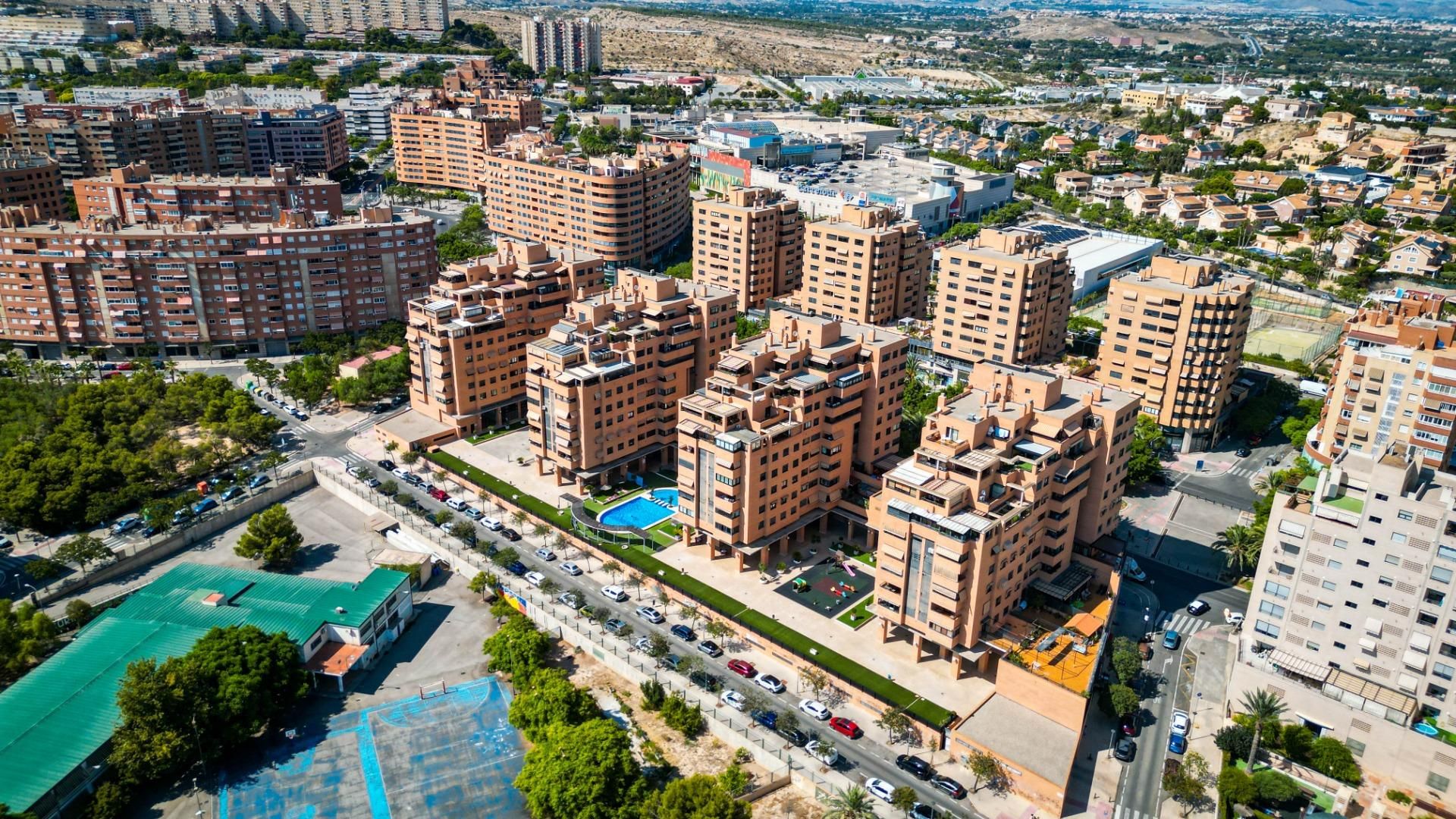 Vista exterior de Pis en venda en Alicante / Alacant amb Jardí privat, Terrassa i Traster