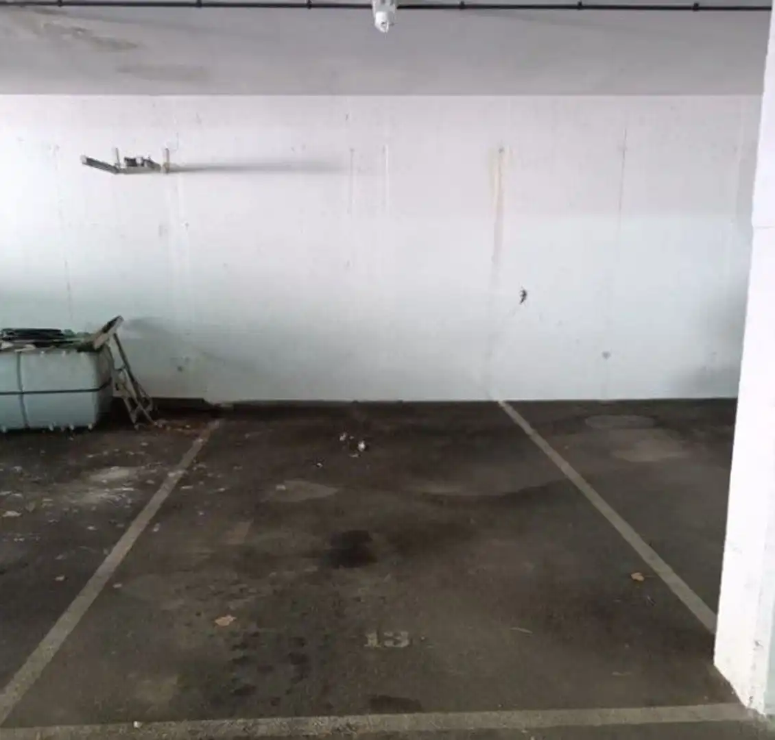 Garaje en venta en Somió