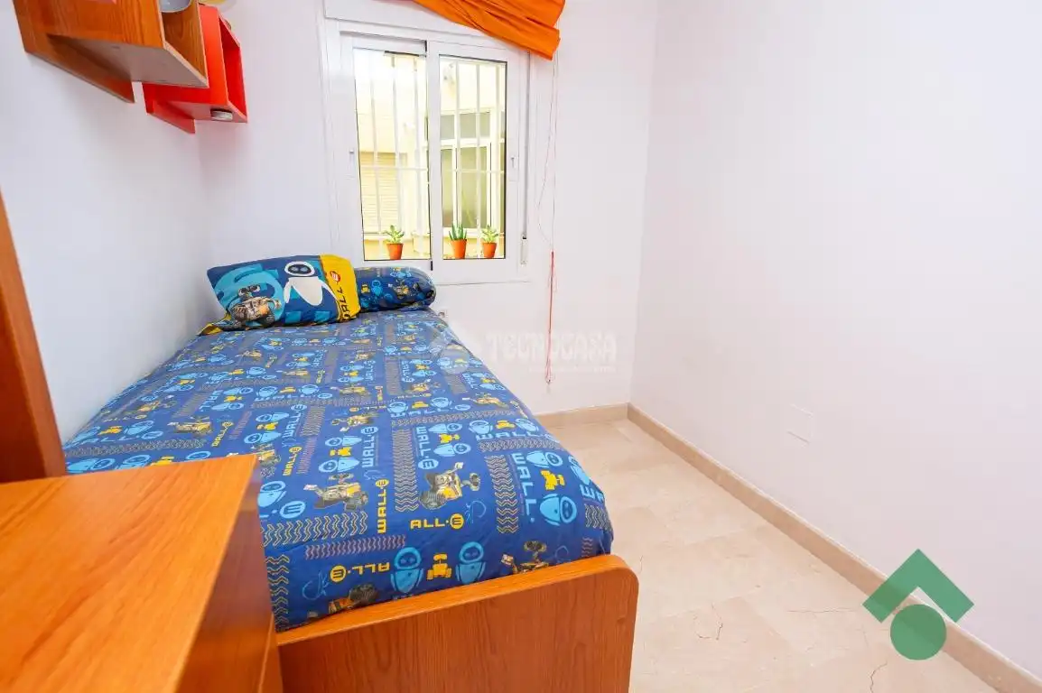 Schlafzimmer von Wohnung zum Verkauf in Algeciras mit Klimaanlage